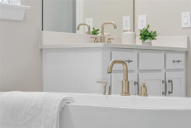 Building Photo - 10199 Brocksport Cir