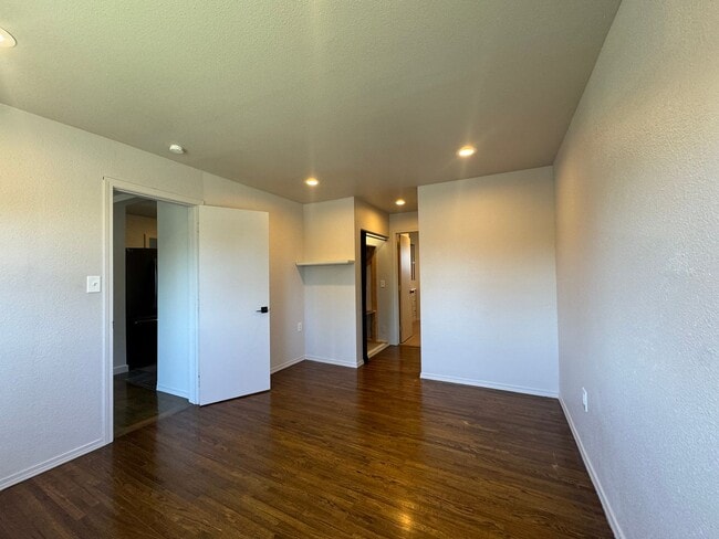 Building Photo - 3 Bedroom In East Tacoma!