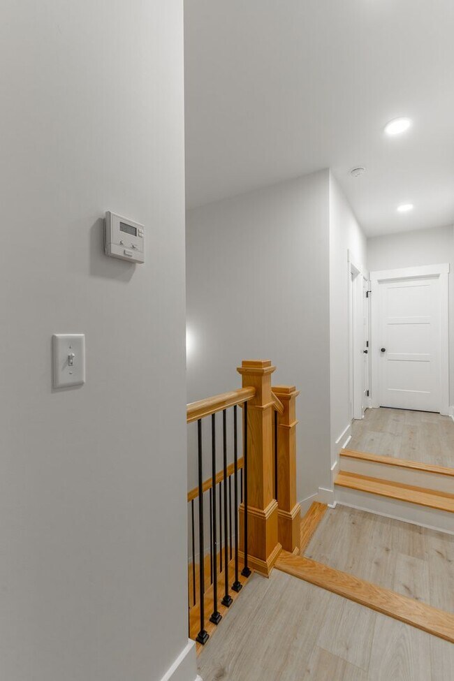 Building Photo - 1124 Garfield St