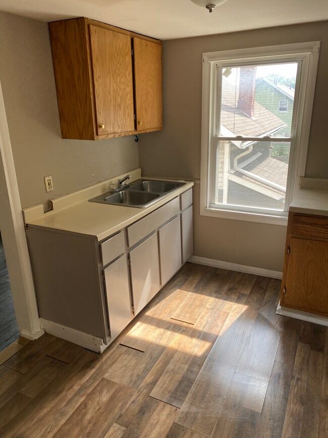 Building Photo - 934 Hunt St