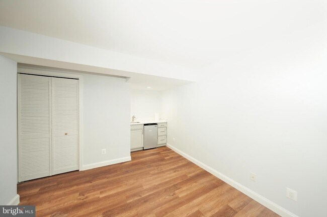 Building Photo - 9900 Kingsbridge Dr