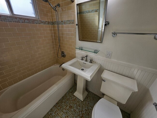 Building Photo - 3154 Jolley Dr