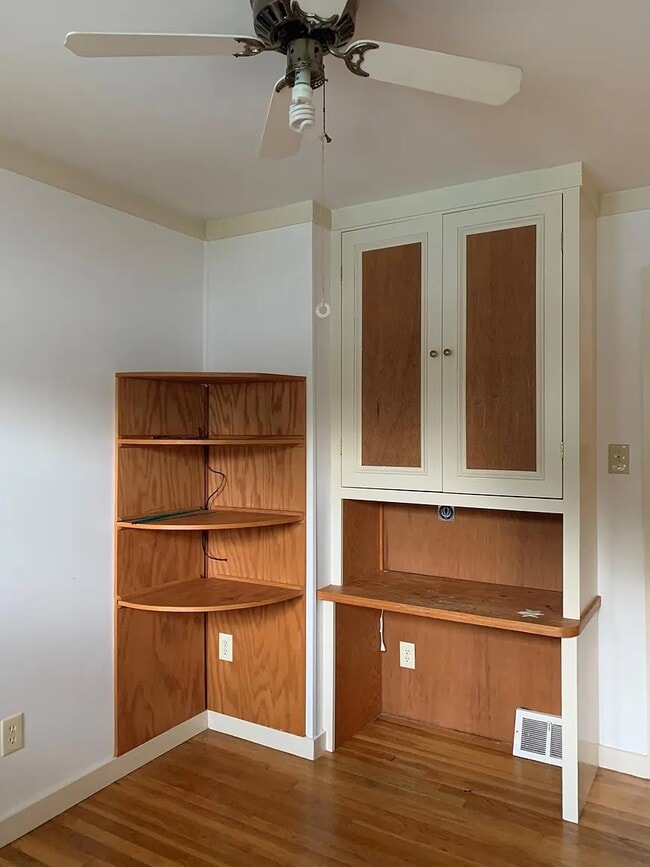 Building Photo - 133 May St