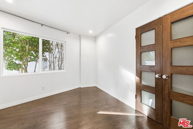 Building Photo - 3476 Troy Dr