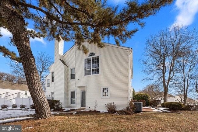 Building Photo - 28 Portsmouth Ct