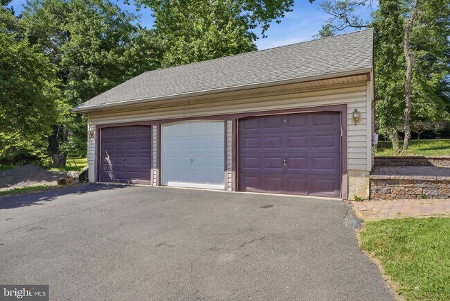 Building Photo - 612 Bustleton Pike