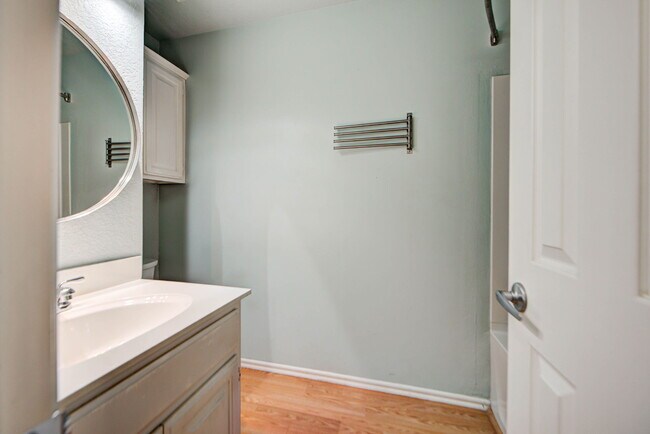 Building Photo - 2904 Canyon Oaks Ct