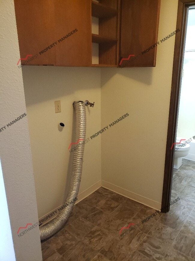 Building Photo - STATUS: *AVAILABLE * | R14 |  $1795