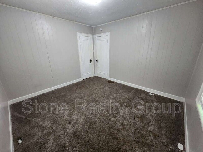 Building Photo - 1709 S Center St