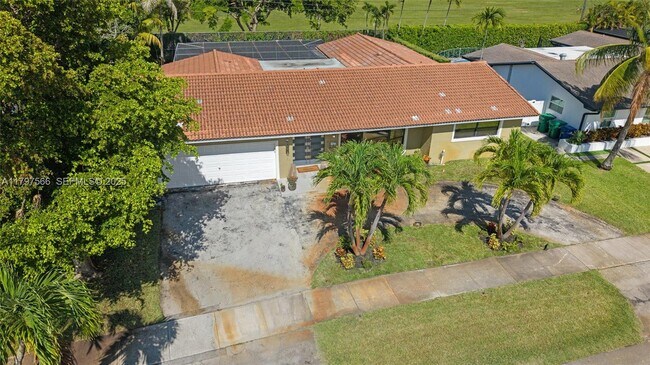 Building Photo - 20375 NE 22nd Pl