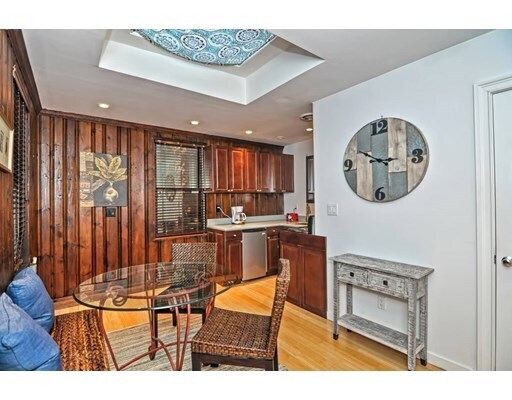 Building Photo - 43 Charles St