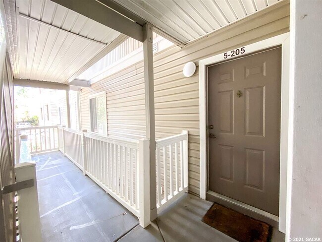 Building Photo - 4000 SW 23rd St