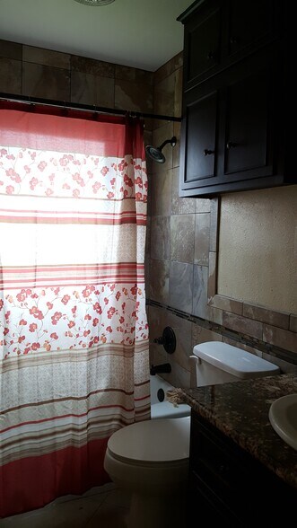 Building Photo - 933 Macklyn Ln