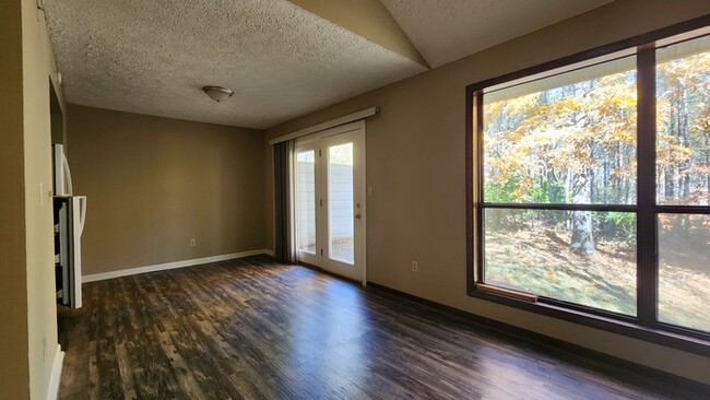 Building Photo - 2 Bed, 2 Bath Condo for Lease