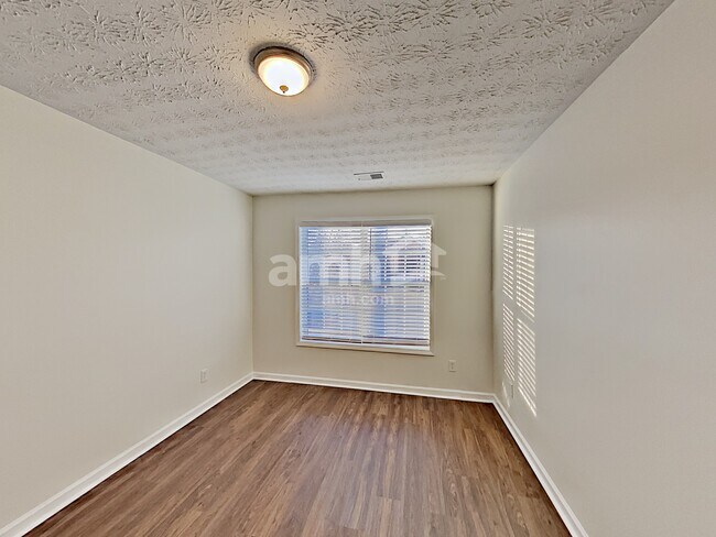Building Photo - 1720 Mission Park Ct