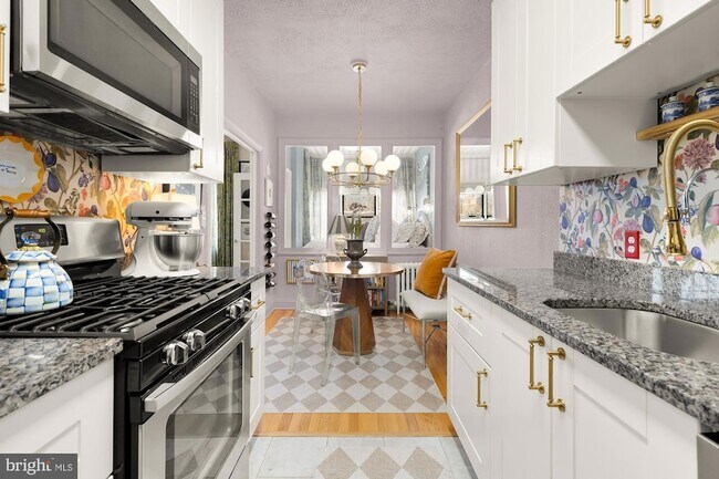 Building Photo - 2040 Belmont Rd NW