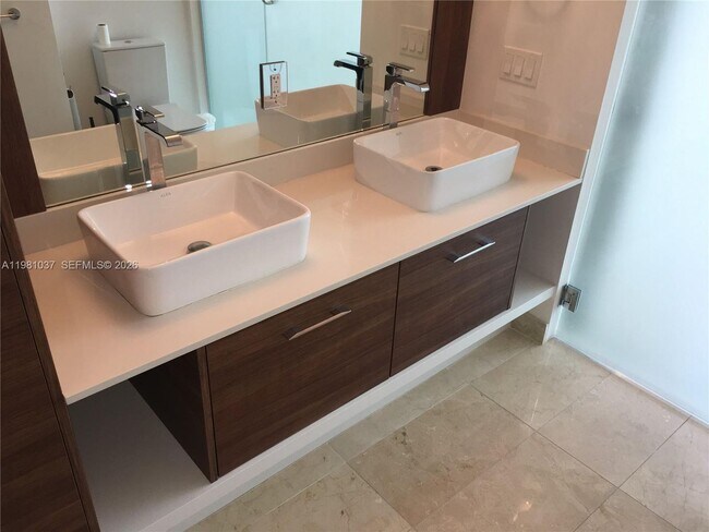 Building Photo - 601 NE 27th St