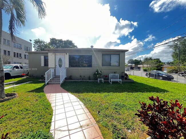 Primary Photo - 230 NW 25th Ave