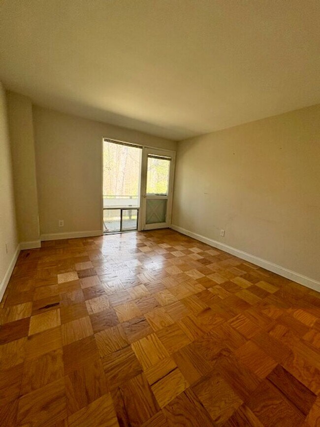Building Photo - Remodeled 2 BR 1BA in Bethesda. Private front patio. Most utilities included.