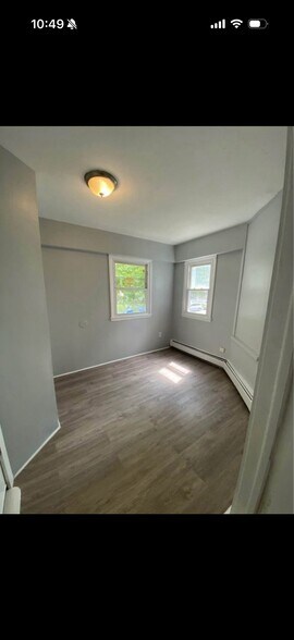 Building Photo - 658 E 28th St