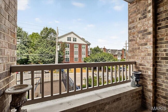 Building Photo - 500 North and South Rd