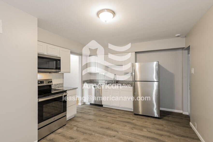 Building Photo - 6606 Boles Ave