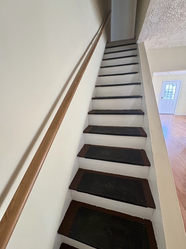 Building Photo - 150 S Sumner Ave