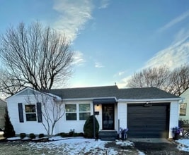 Building Photo - Updated 2-Bed, 1-Bath in Tulsa!
