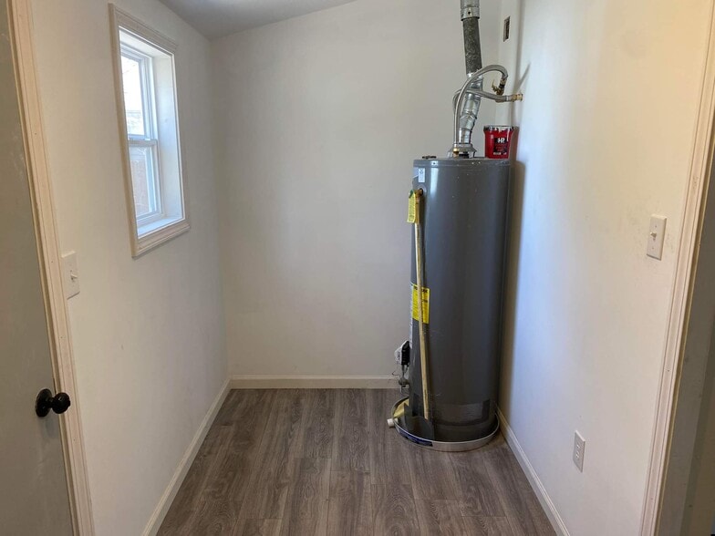 Mudroom - 304 E 8th Ave