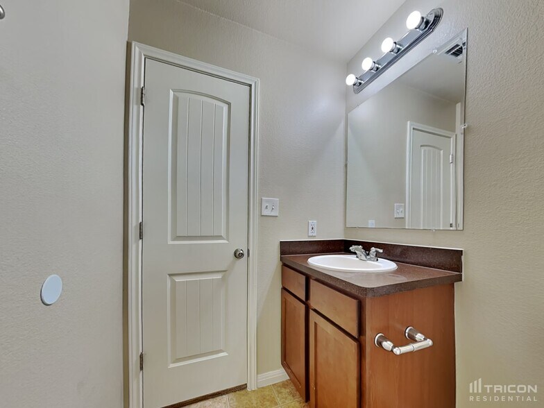 Building Photo - 4520 Kind Way