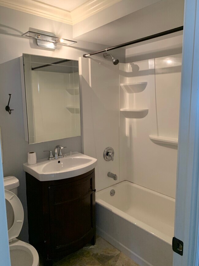 Building Photo - 5014 E 71st St