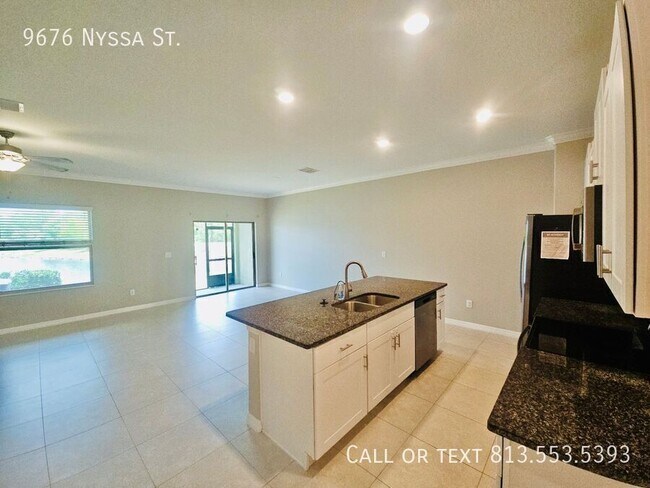 Building Photo - 9676 Nyssa St