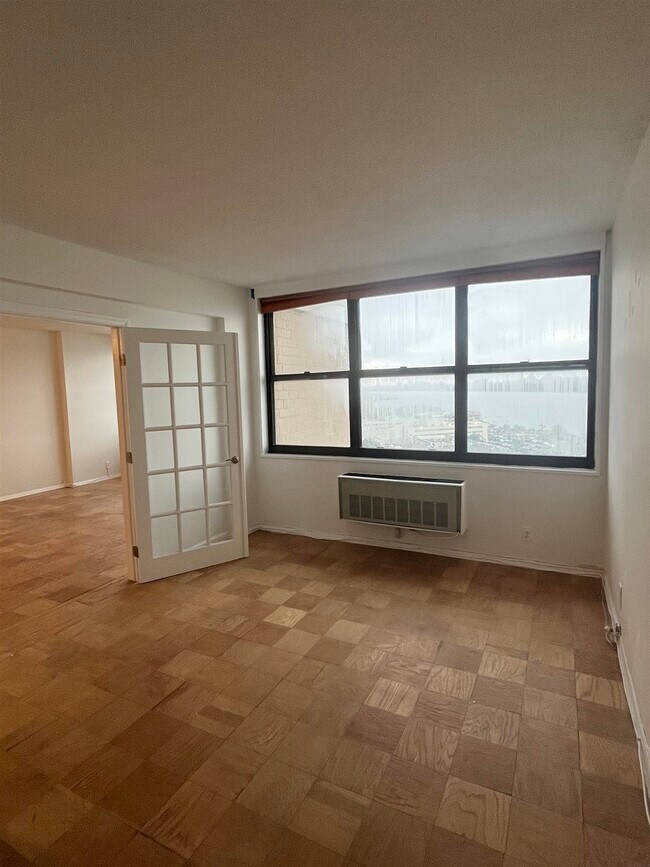 Building Photo - 7004 BLVD E