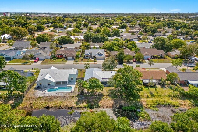 Building Photo - 3390 Floral Palm Blvd
