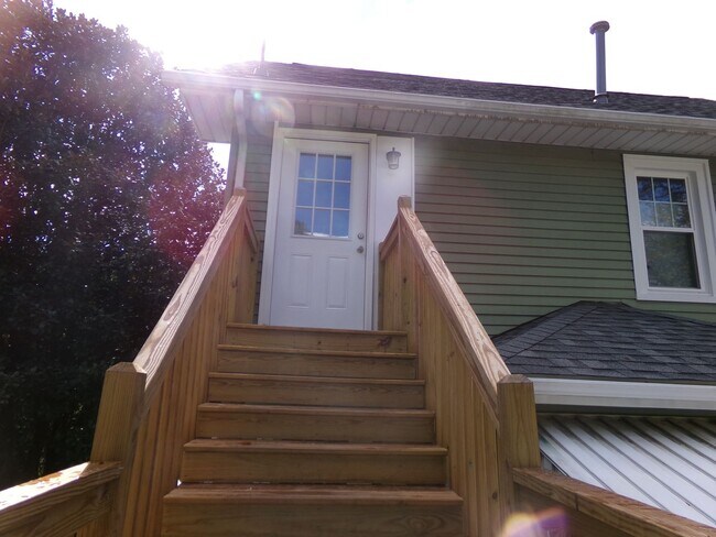 Building Photo - 1529 W First St