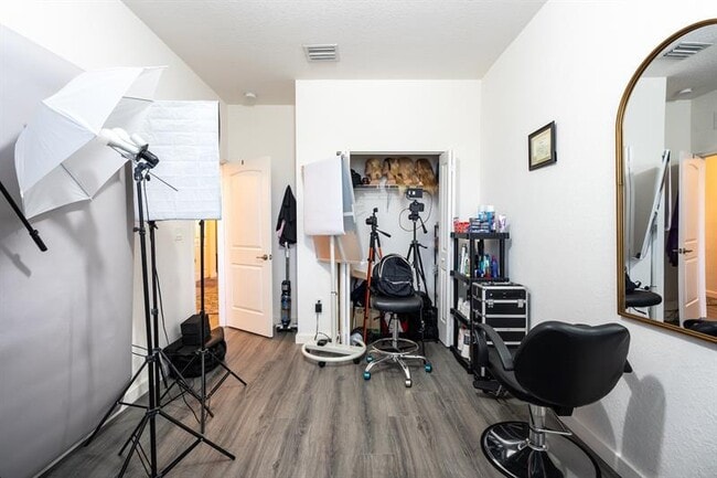 Building Photo - 250 SW 7th Ct