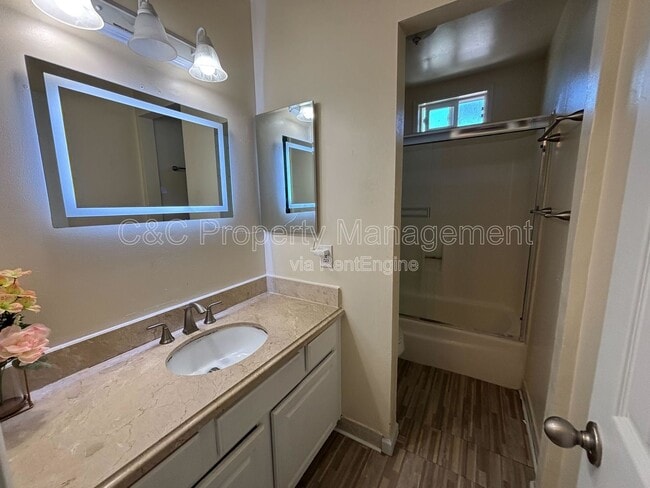 Building Photo - 1252 Marionola Way