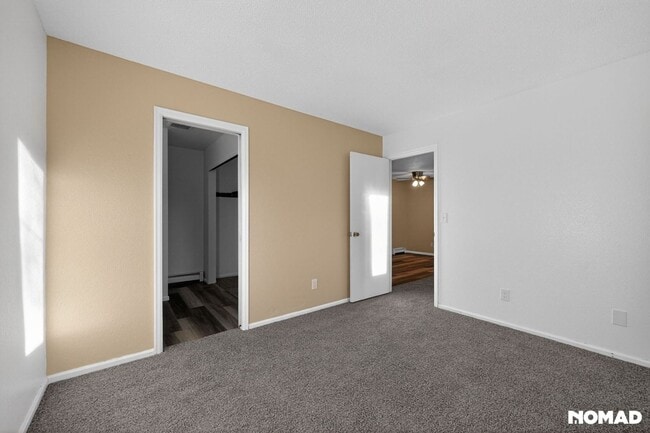 Building Photo - 820 Stone Mountain Ct