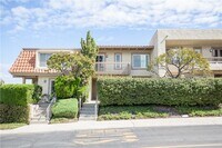 Building Photo - 48 Hilltop Cir