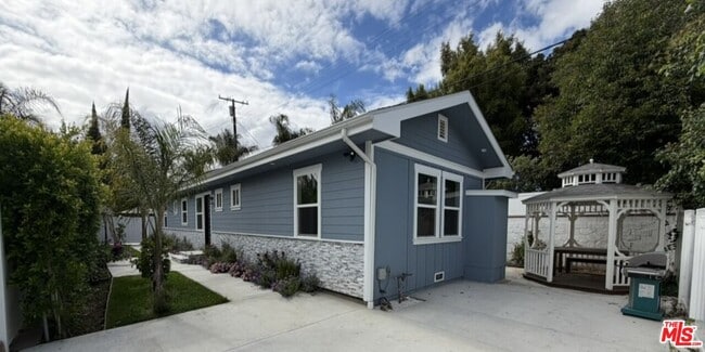 Building Photo - 17175 Rayen St
