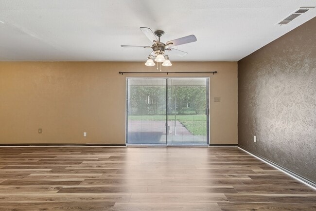 Building Photo - 110 Lee St