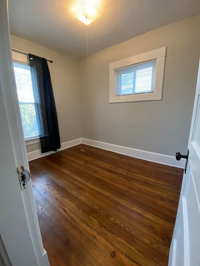 Building Photo - 337-339 Mithoff