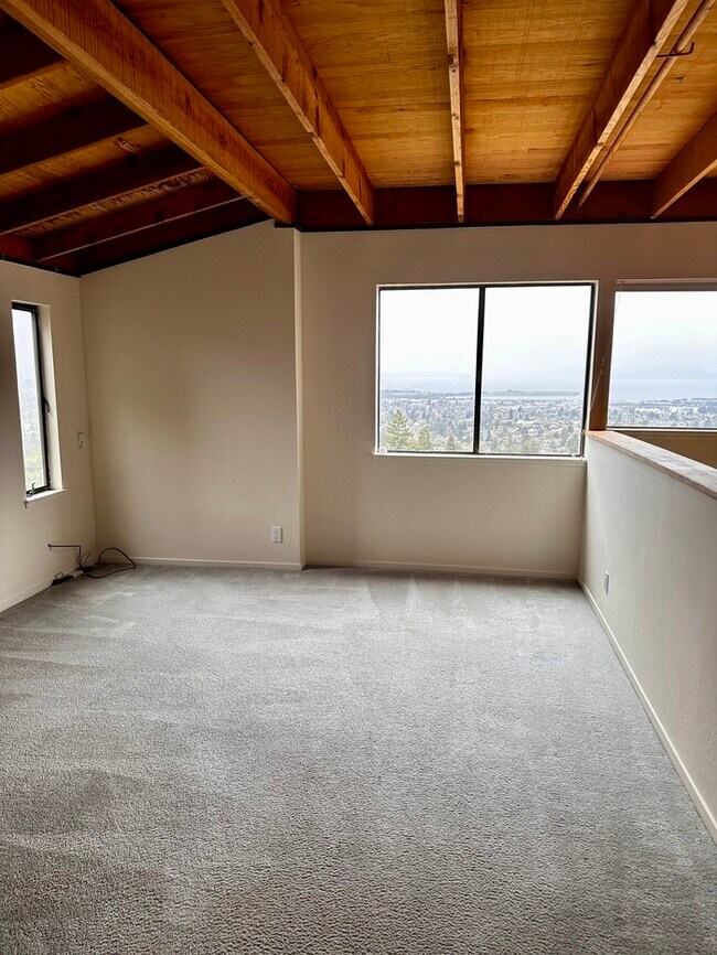 Building Photo - Unique Open living Space in North Berkeley