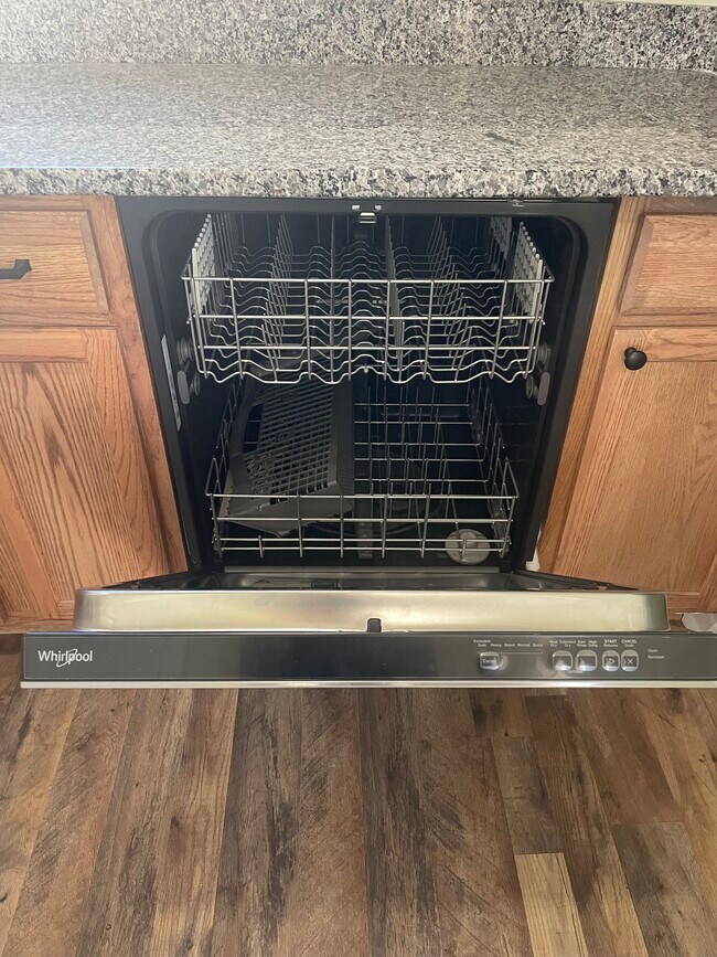 Building Photo - 2335 Greenway Ave NW