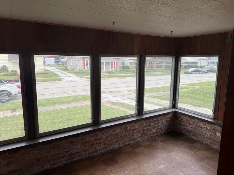 Front porch - 820 E Washington St