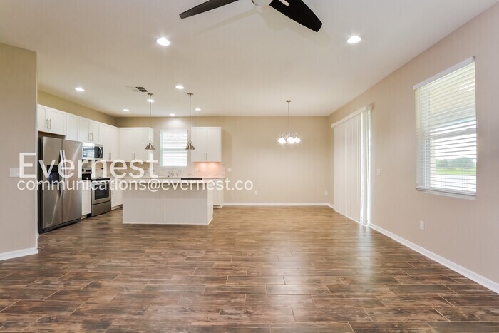 Building Photo - 1891 Castleton Dr