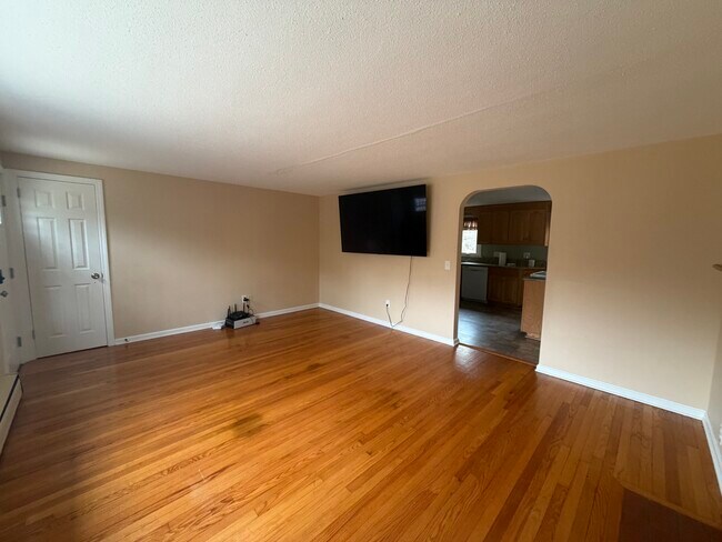 Building Photo - 131 Wells Rd