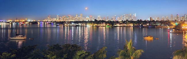 Moon over Miami. - 3 Island Ave