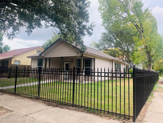 Building Photo - 523 N Gaillard St