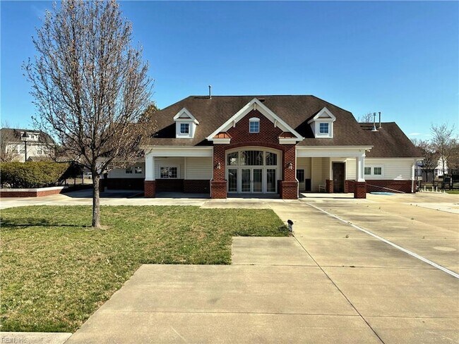 Building Photo - 266 Foxglove Dr